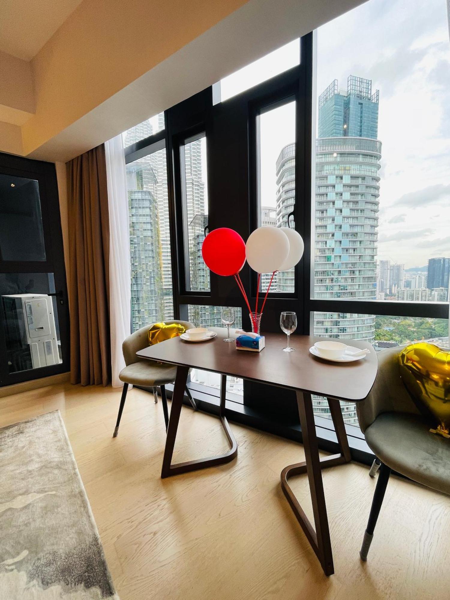 Star Resident Klcc By M&t Apartment