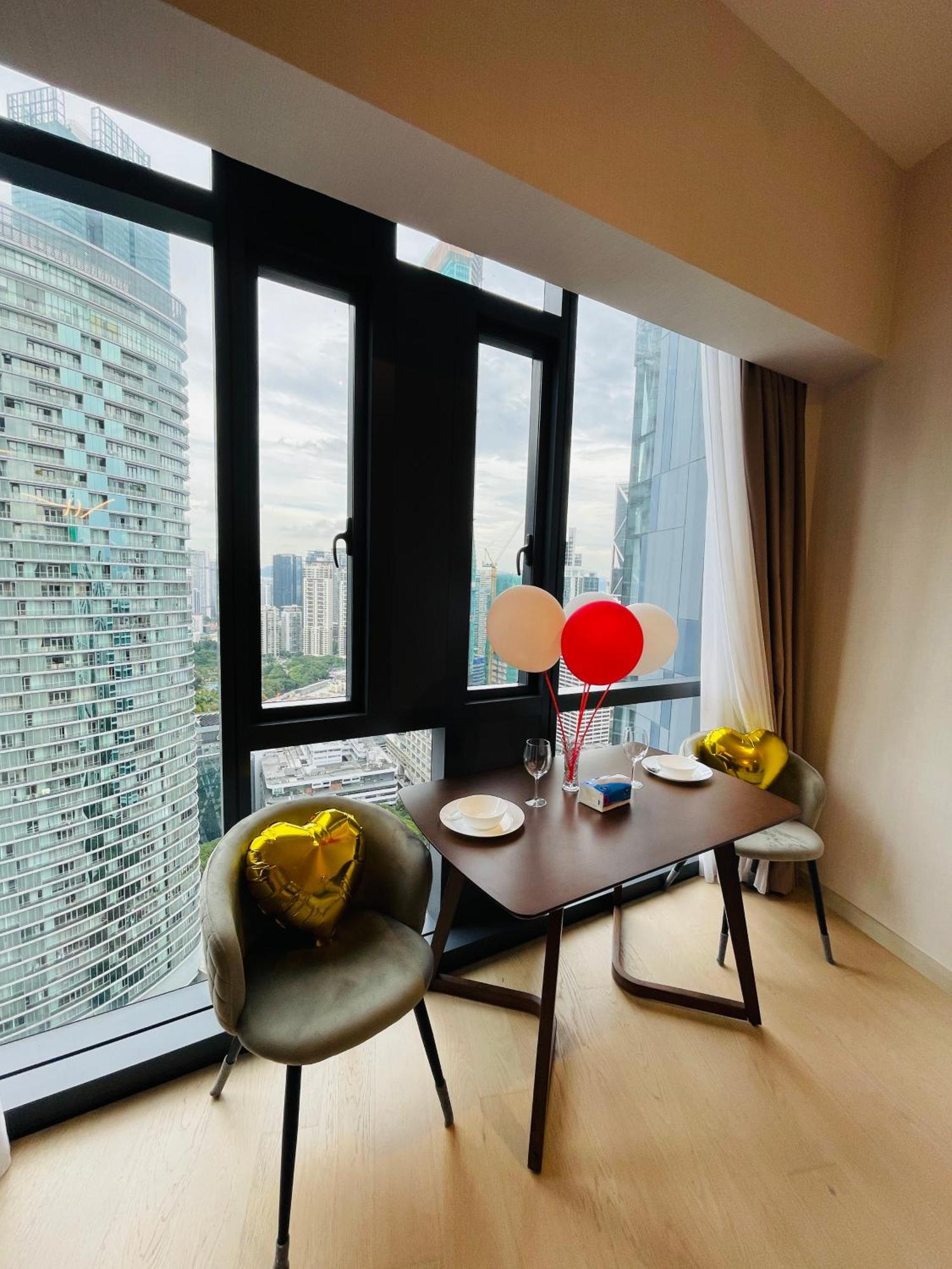 Star Resident Klcc By M&t Apartment